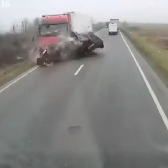 Jeziva scena u Rumuniji; Mediji: Poginulo 7 navijača FOTO