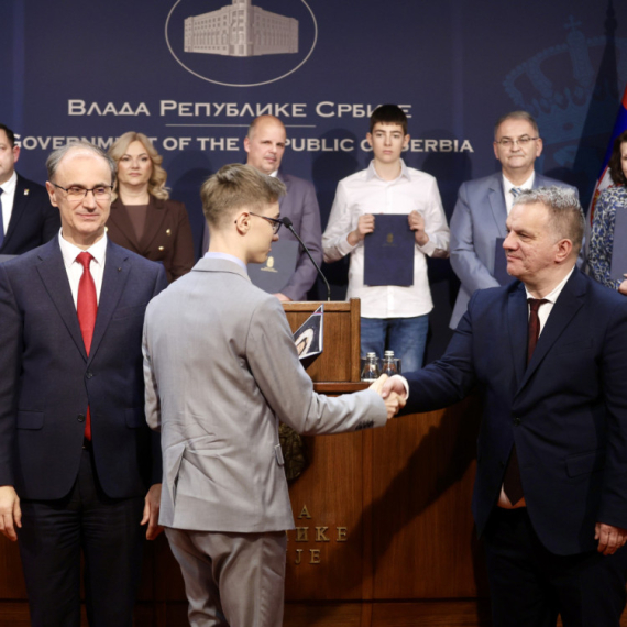 Uručena 31 Svetosavska nagrada za rezultate u oblasti obrazovanja VIDEO