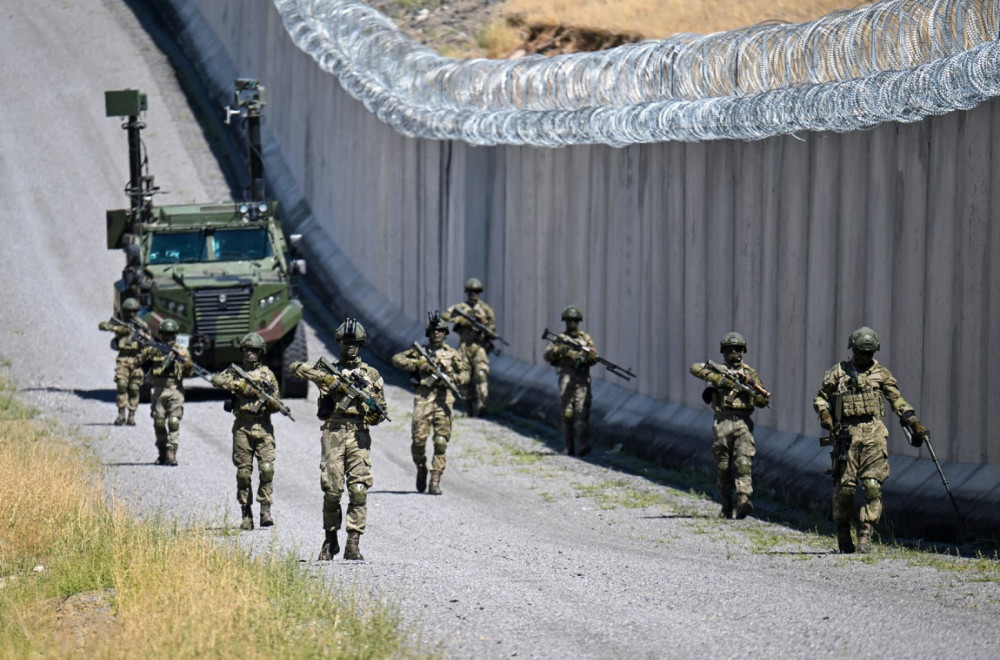 Granica pod opsadom: Spremaju tampon-zonu