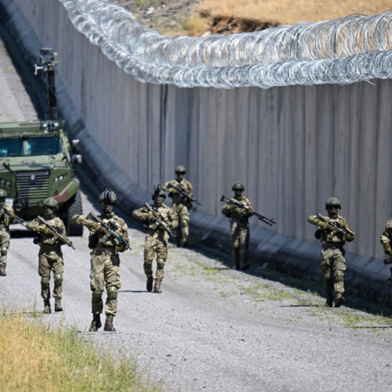 Granica pod opsadom: Spremaju tampon-zonu