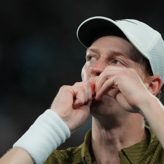 Siner "gazi" – Amerikanac u problemu