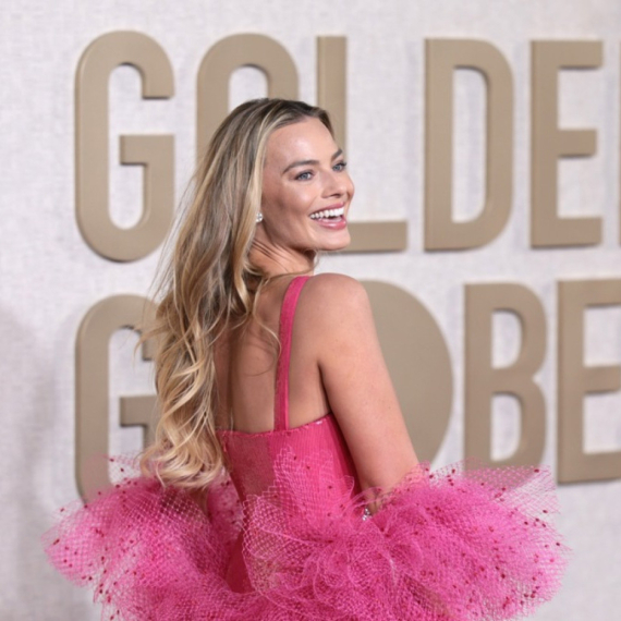 Margo Robi u štiklama koje izazivaju bol već na prvi pogled: "Voleo bih da vidim kako hoda" FOTO