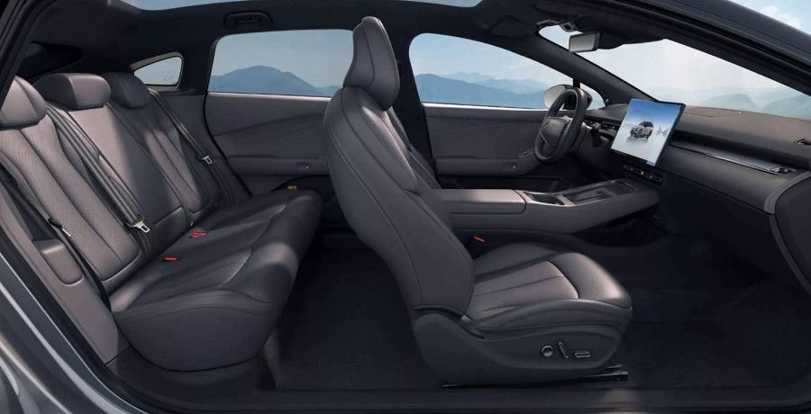 Kineski partner Volkswagena stiže u Evropu sa električnim sedanom – i cilja upravo VW FOTO