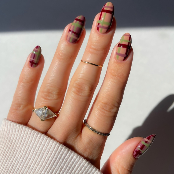 Najpopularnije boje za nokte za 2026: Pet nijansi će svi da traže ove godine