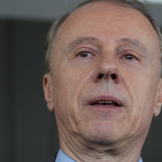 Rektor Vladan Đokić se javno obrukao; Pljušte kritike: Da ima malo stida i srama podneo bi ostavku VIDEO