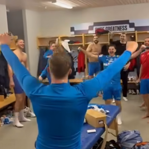 Hrvati ponovo divljaju; Pevali: "A bili su za dom spremni" VIDEO