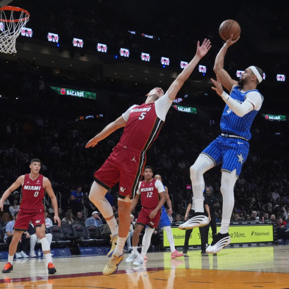 Jović nevidljiv u porazu Majamija – Niksi bolji od Rajakovićevog Toronta VIDEO
