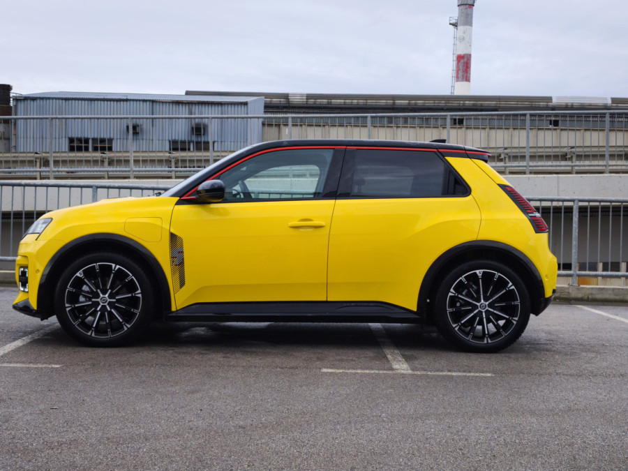 Vozili smo: Renault 5 E-Tech – klasa je večna