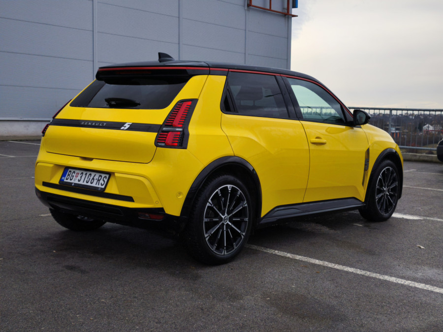 Vozili smo: Renault 5 E-Tech – klasa je večna