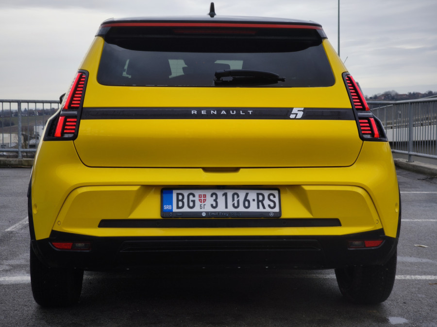 Vozili smo: Renault 5 E-Tech – klasa je večna