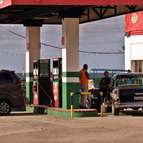 Tramp će je slomiti; Država na rubu propasti – ostaje bez nafte