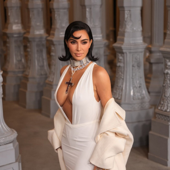 Ma, kakva Sidni Svini: Svi pričaju o providnim tangama Kim Kardašijan FOTO