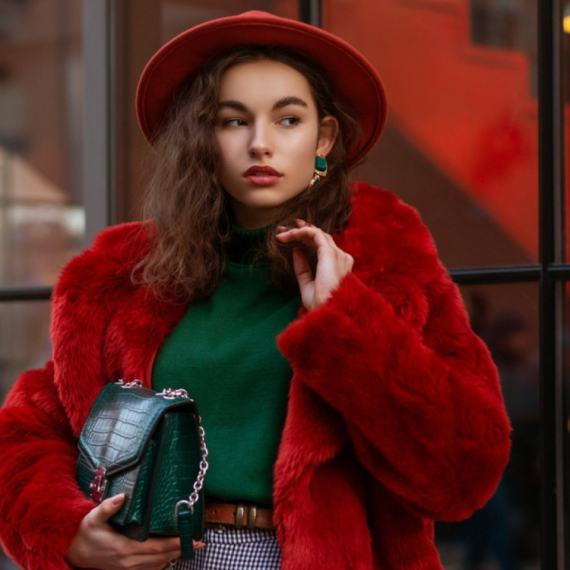 Spas za svaku "lošu" zimsku kombinaciju: Modni detalj kojim ćete biti opsednuti FOTO