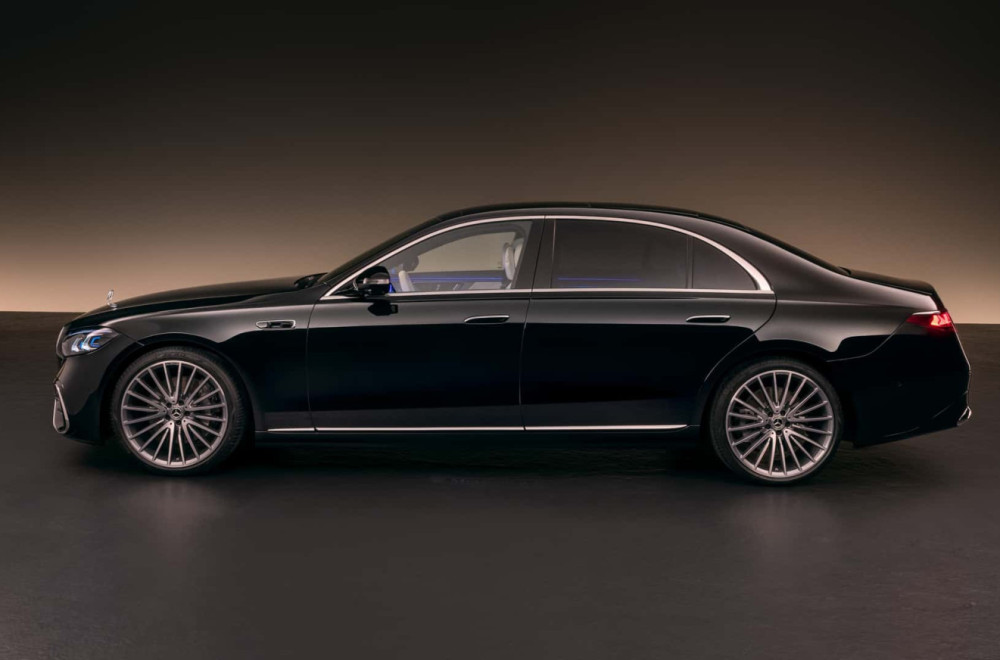 Mercedes S klase za 2026: Više ekrana, manje klasičnog luksuza FOTO
