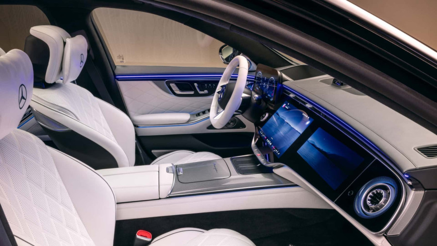 Mercedes S klase za 2026: Više ekrana, manje klasičnog luksuza FOTO