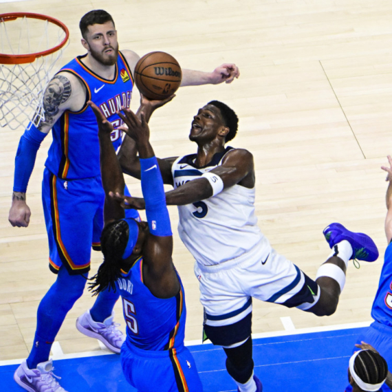 Strašni Edvards "izujedao" Oklahomu VIDEO