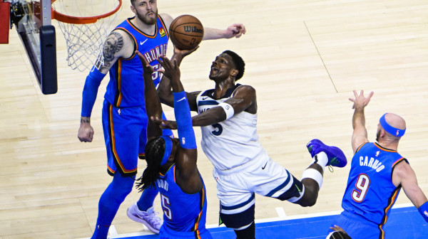 Strašni Edvards "izujedao" Oklahomu VIDEO