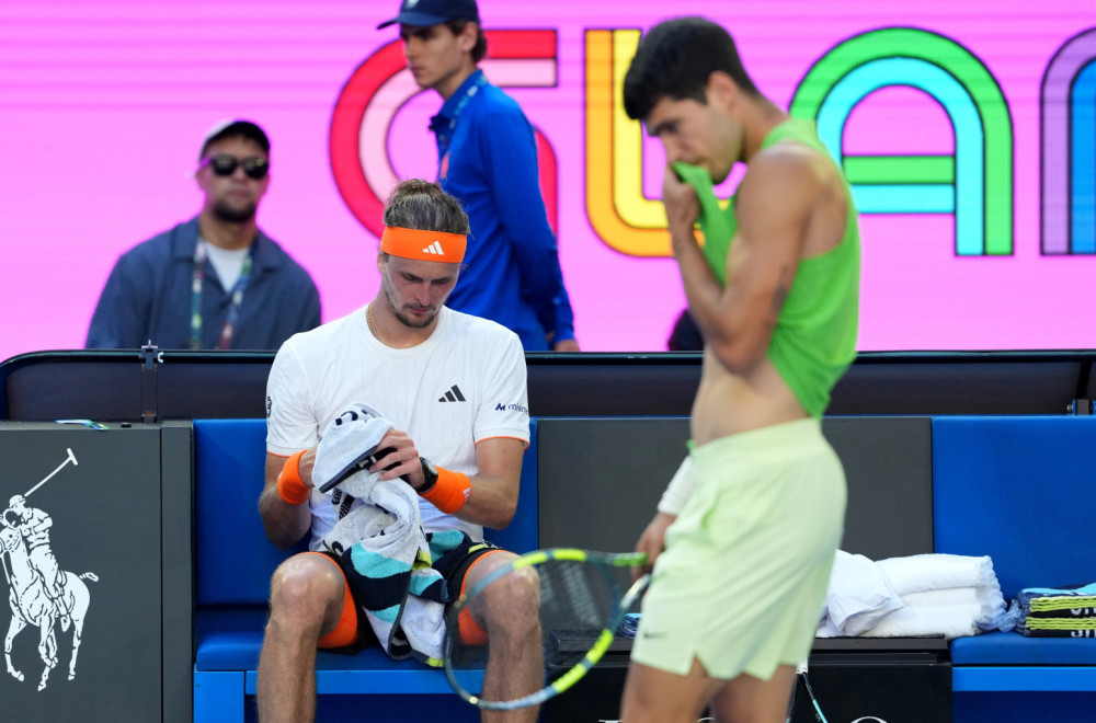 Zverev propustio previše šansi – povređeni Alkaras se ne predaje!