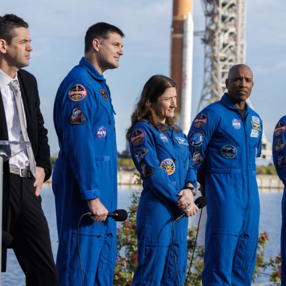 Ljudi se vraćaju na Mesec prvi put posle 50 godina FOTO/VIDEO