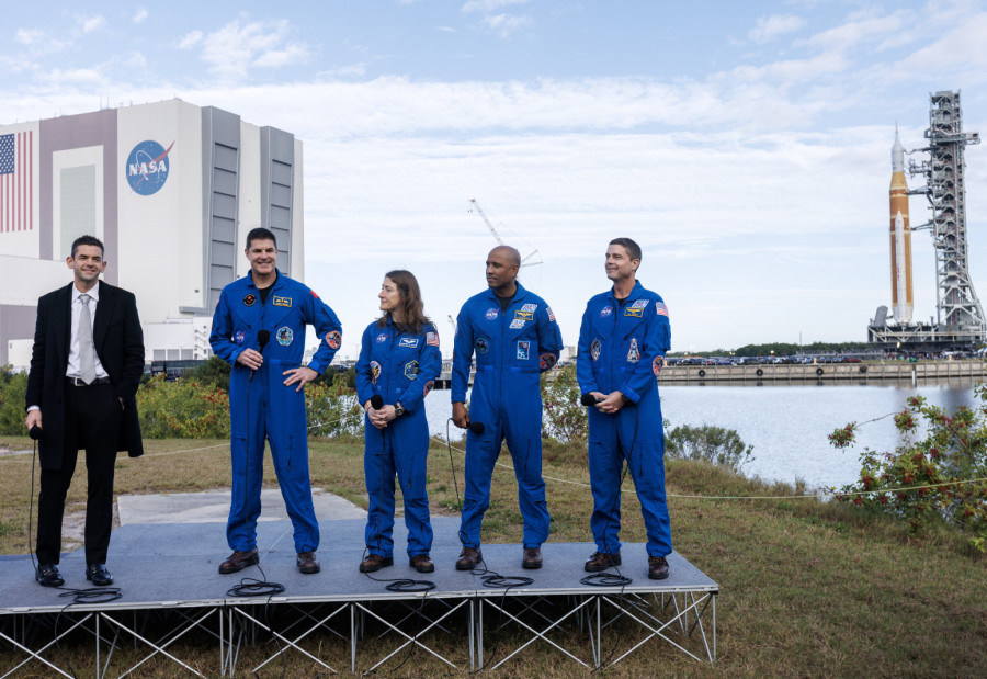 Ljudi se vraćaju na Mesec prvi put posle 50 godina FOTO/VIDEO