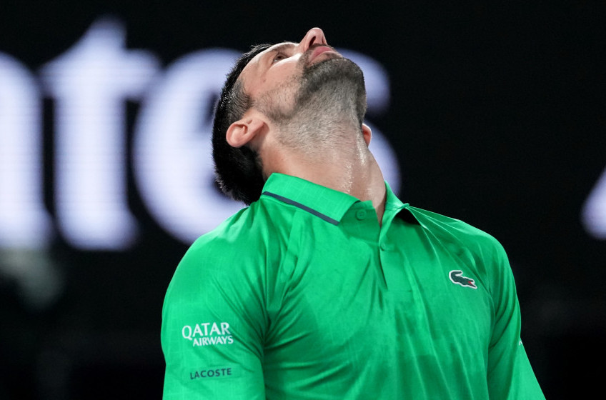 Đoković crtao po terenu, pa propustio brejk loptu!