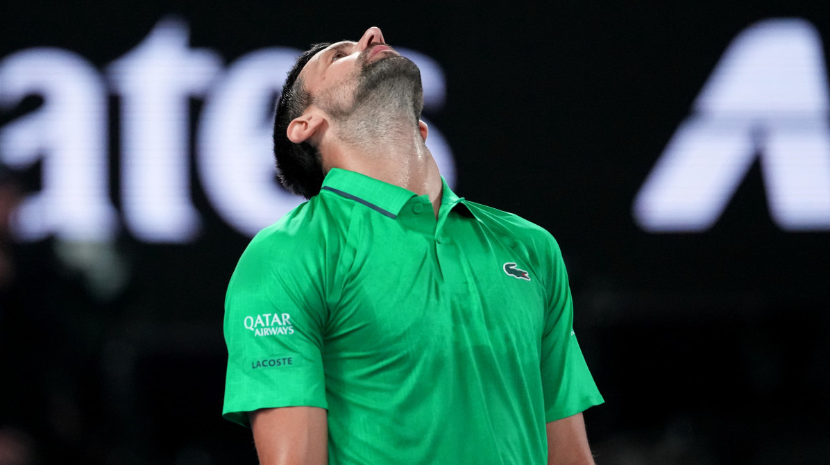 Đoković "crtao" po terenu, pa propustio brejk loptu!