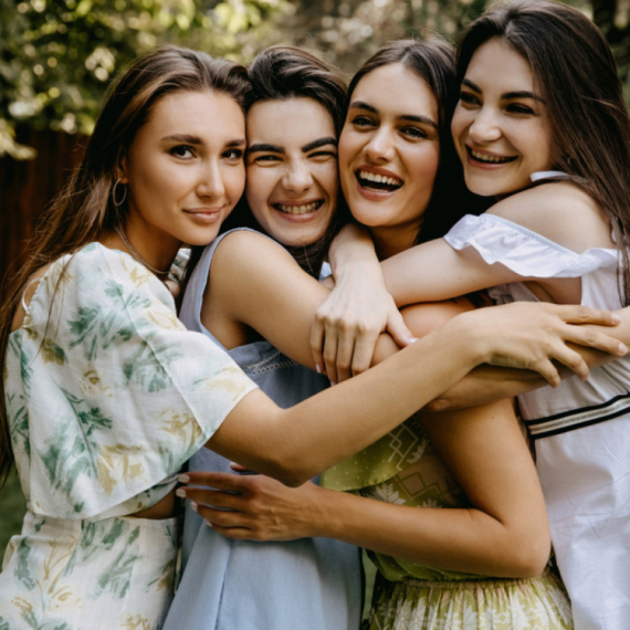 Mama ima 4 ćerke i sve nose isto ime – njeno: "Nije bilo povratka" FOTO