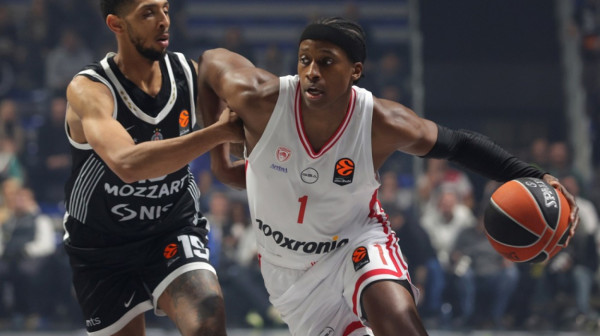 Olimpijakos "precrtao" Nilikinu