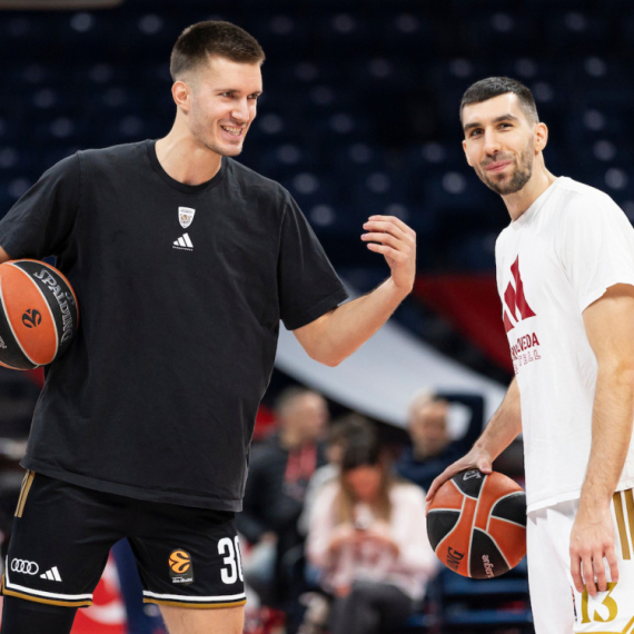 Zahuktala Zvezda opet u Areni – igra Petrušev!