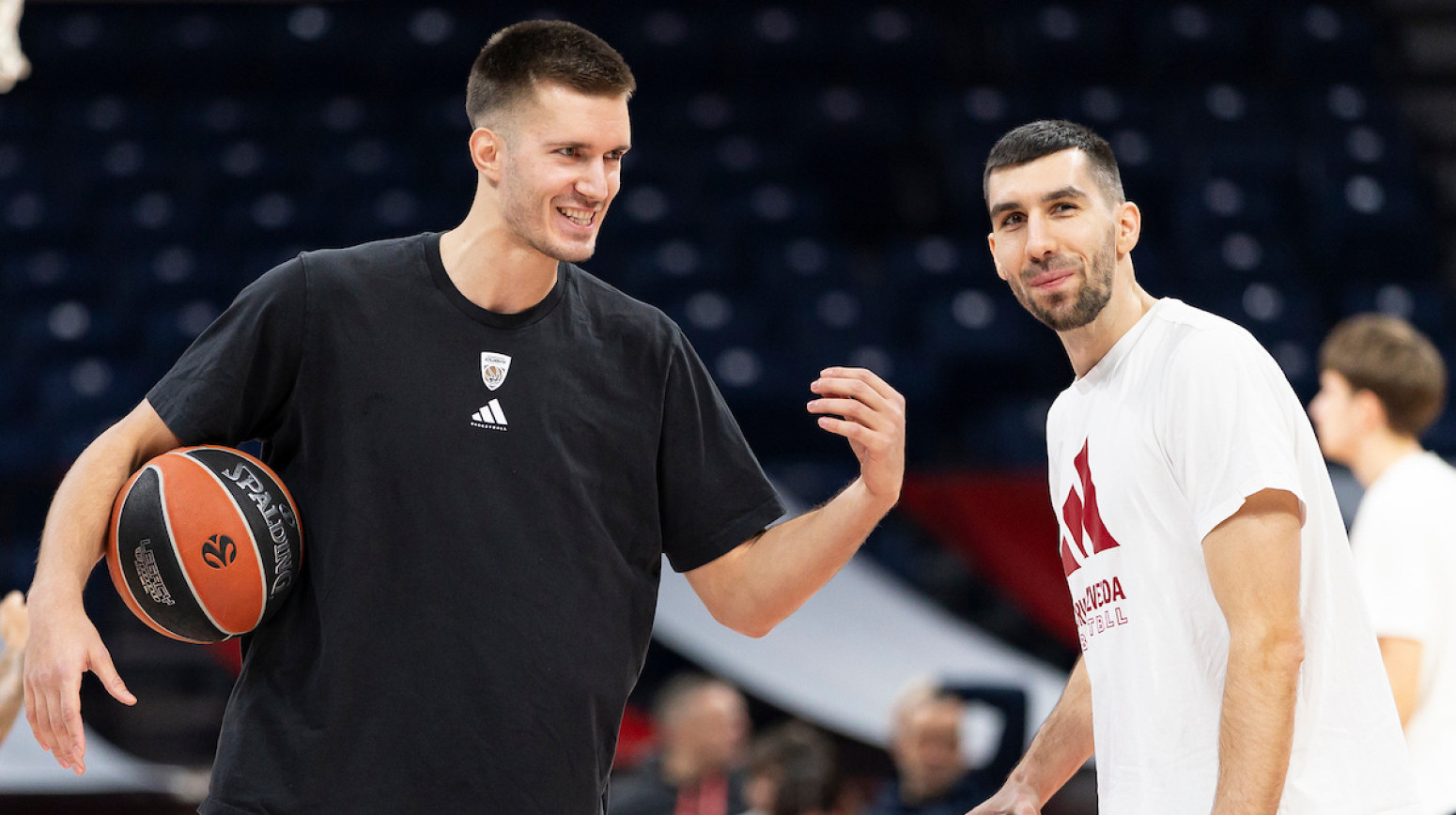 Zahuktala Zvezda opet u Areni – igra Petrušev!