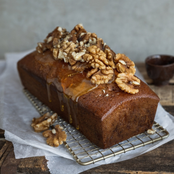 Starinski kolač sa orasima i šerbetom koji odlično ide uz kafu