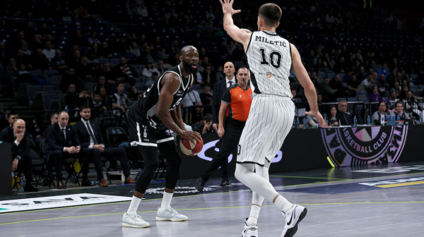 Drama u Areni: Partizan ispustio dvocifrenu prednost – Radanov debituje