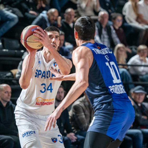 Budućnost "okrenula" Spartak