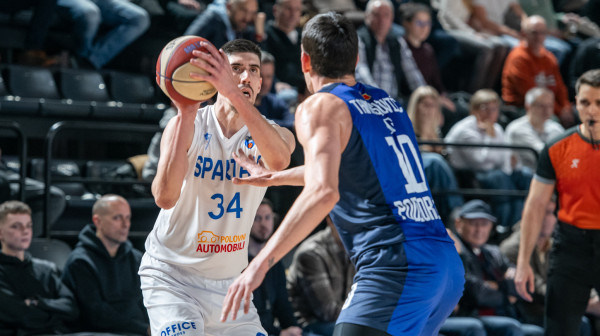 Budućnost "okrenula" Spartak