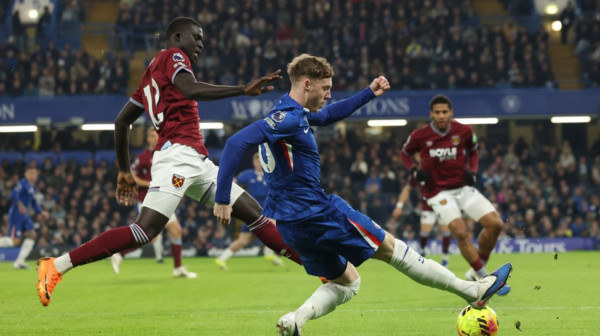 Preokret, tuča, haos – Čelsi slavio u derbiju Londona VIDEO