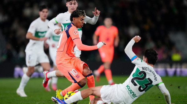 Barsina laka trojka u Elčeu