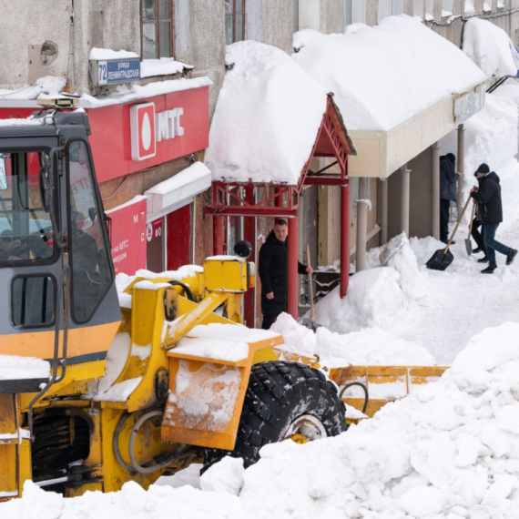 Grad pod opsadom snega: Nezapamćene padavine; Vanredno stanje i dalje na snazi FOTO/VIDEO