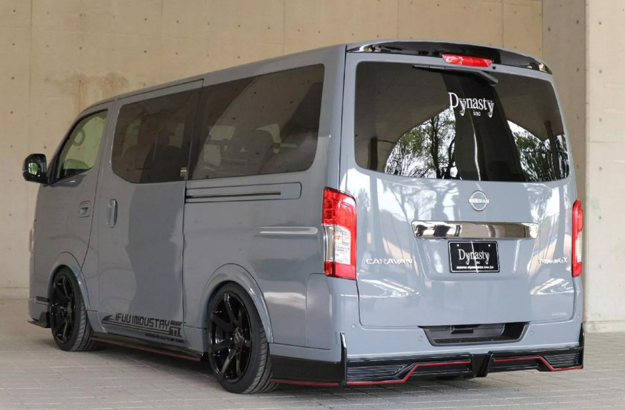 Imate kombi, a hteli biste GT-R? Nema problema FOTO