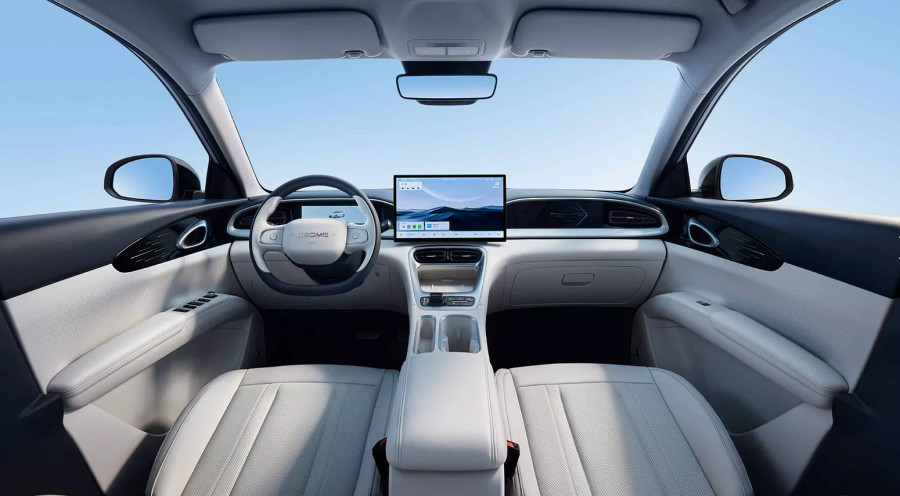 Domaći model od 9.500 dolara skinuo Teslu sa trona: Ovo je najprodavaniji auto u Kini