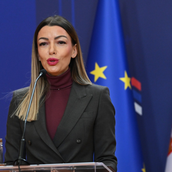 Mesarović u Kragujevcu sa predstavnicima kompanije Shenchi Automotive Parts