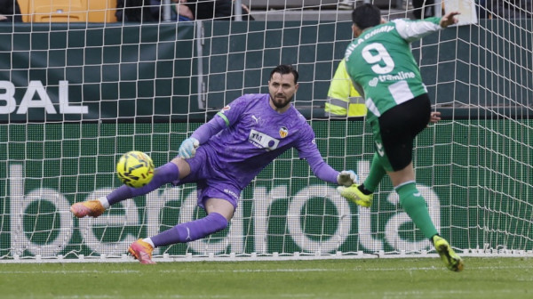 Betis u finišu do tri boda protiv Valensije