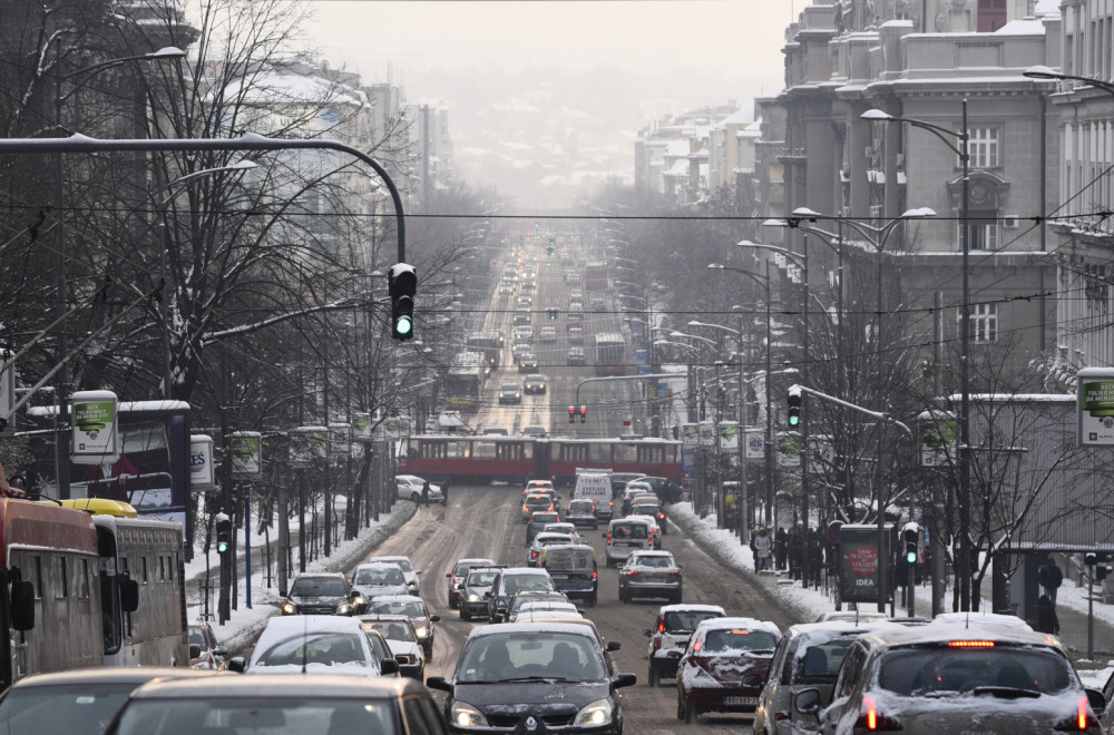 Beograd okovan ledom: Ovako su preusmerene autobuske linije