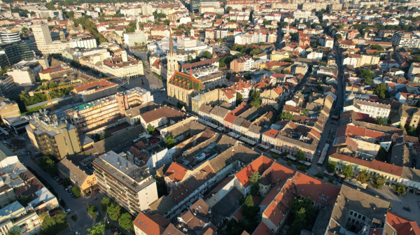 Cene rastu; Obaraju se rekordi: Za kvadrat novog stana u Novom Sadu plaćeno više od 4.500 evra