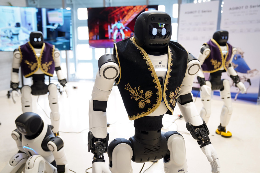 Roboti pričaju, igraju... Vučić na prezentaciji AGIBOT-a: Ovo čoveka malo i uplaši FOTO/VIDEO