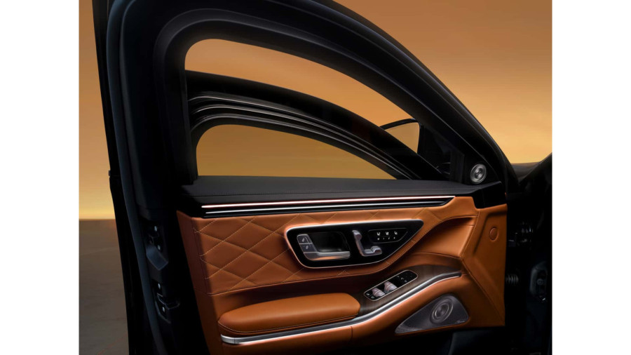 Novi blindirani Mercedes S klase V12 primiće metak umesto vas FOTO