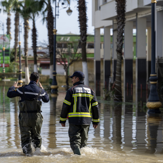 Hiljade ljudi evakuisano: "Ovo je postao grad duhova" VIDEO