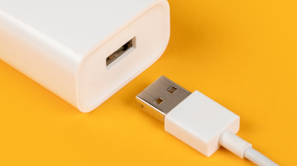 USB kakav poznajemo odlazi u istoriju: Stižu AI portovi i stroga pravila