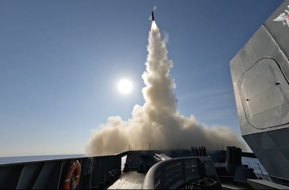 Objavljeni uznemirujući snimci; Zasuti su "Cirkonima"; Vojska se povlači FOTO/VIDEO