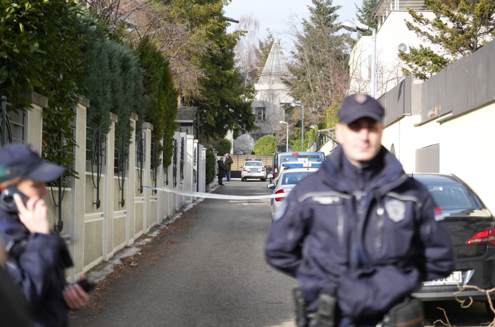 Bačena bomba na kuću Zdravka Čolića FOTO