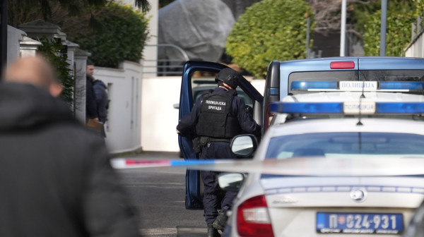 Određen pritvor osumnjičenima za bacanje bombe na kuću Zdravka Čolića